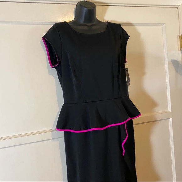 Oleg Cassini Black Dress with fuchsia trim sz 10 - Picture 2 of 9